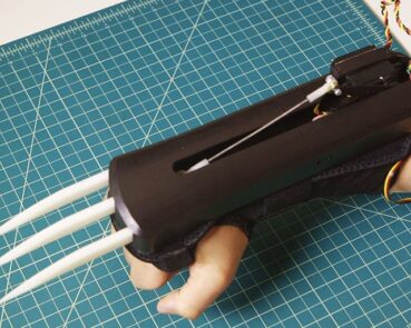 muscle sensing retractable bionic claws